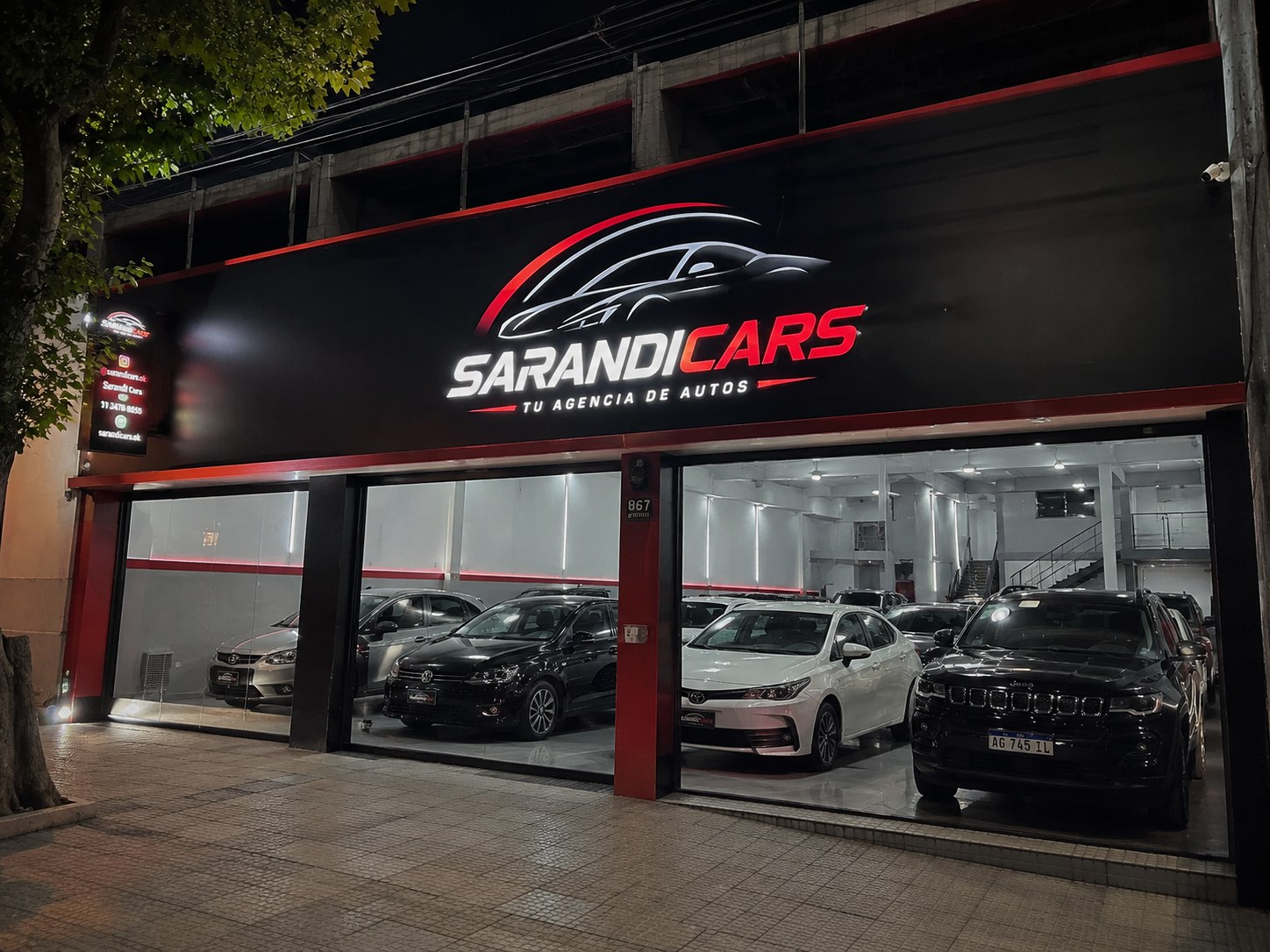 Frente del local de Sarandi Cars en Sarandí